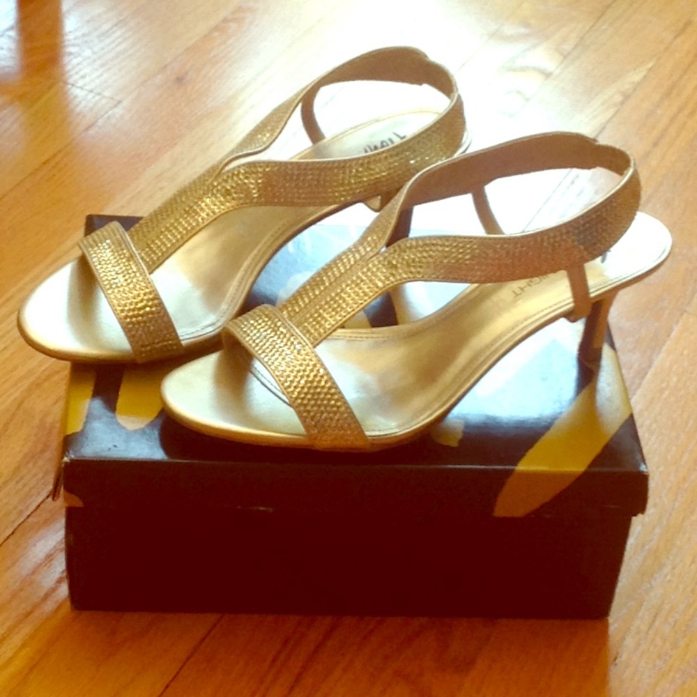 Fioni Night Jemma Gold Sequin Heels Size 8W - Picture 1 of 5